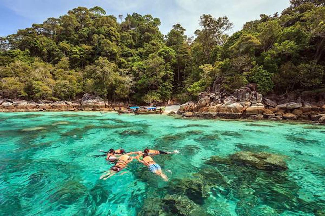 Bayview Sunset Hotel Koh Lipe Buitenkant foto