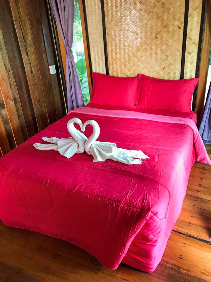 Bayview Sunset Hotel Koh Lipe Buitenkant foto